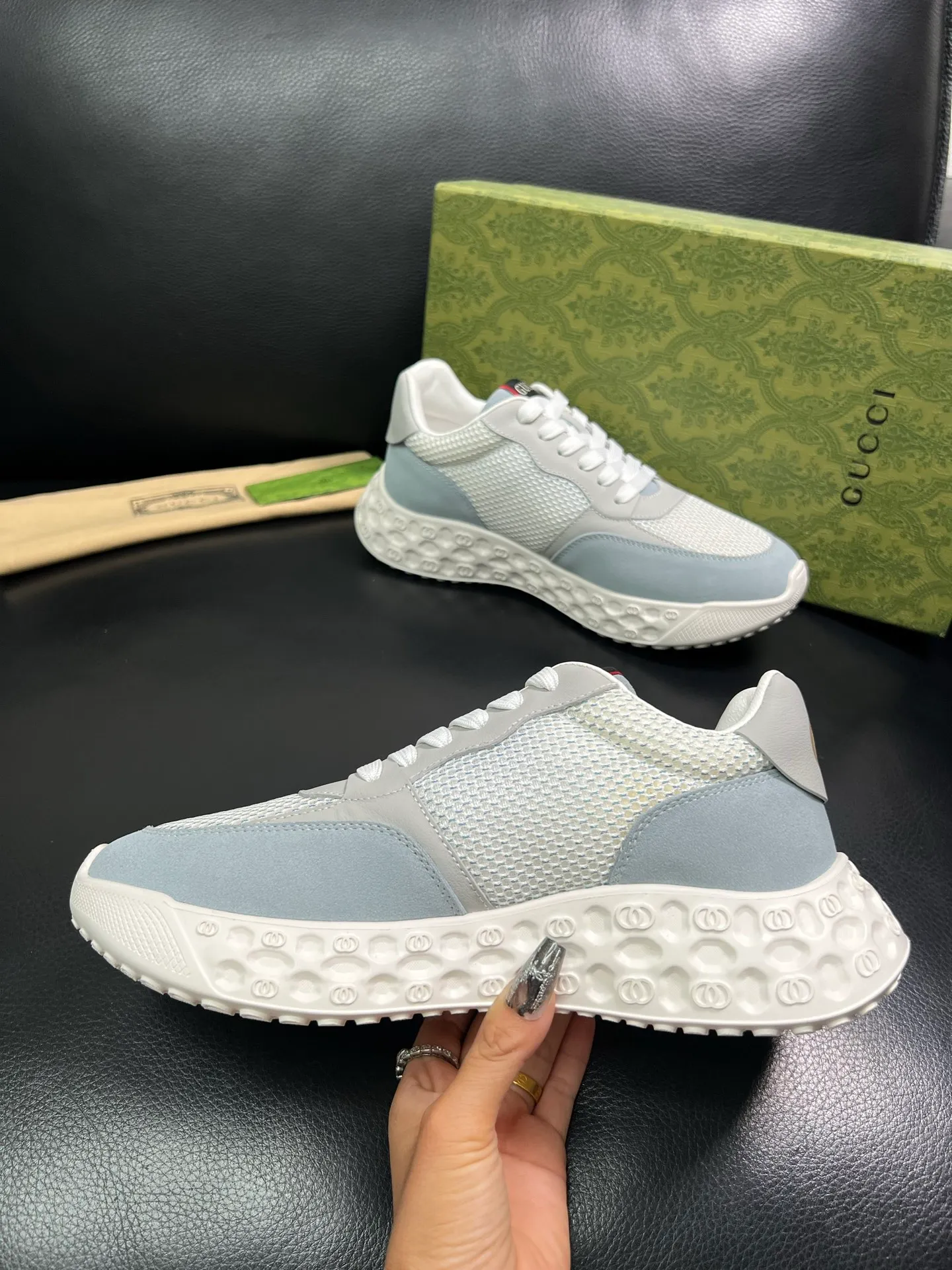 Men's shoes 💰780 Gucci top purchasing agency Gucci counter synchronization. Original factory configuration imported cowhide from Italy with mesh fabric, high-quality splicing and complex craftsmanship, imported cowhide lining, sole: original factory specially provided original sole super comfortable, original factory with single goods high quality, welcome to compare, code number 39-44 (customized 38 45) 85856